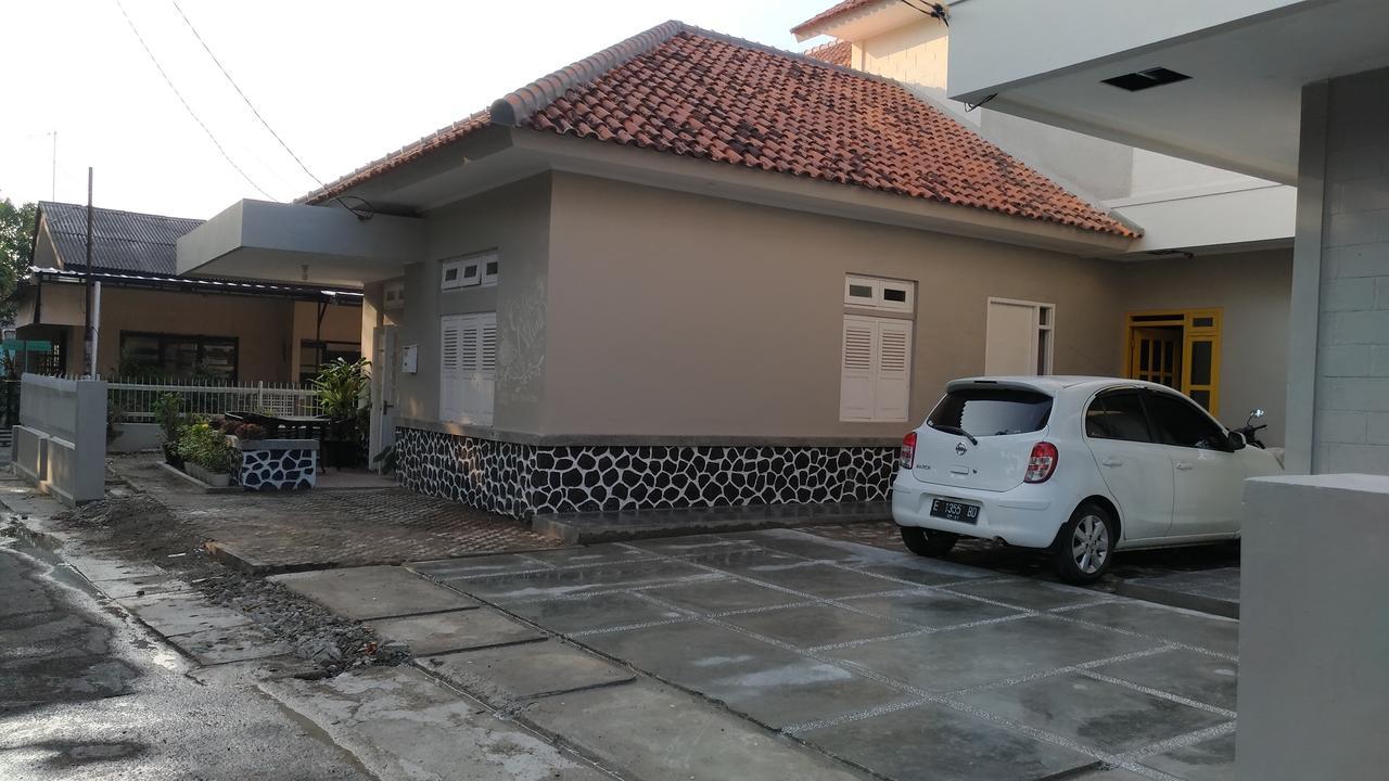 Roemah Kesambi Hotell Cirebon Eksteriør bilde